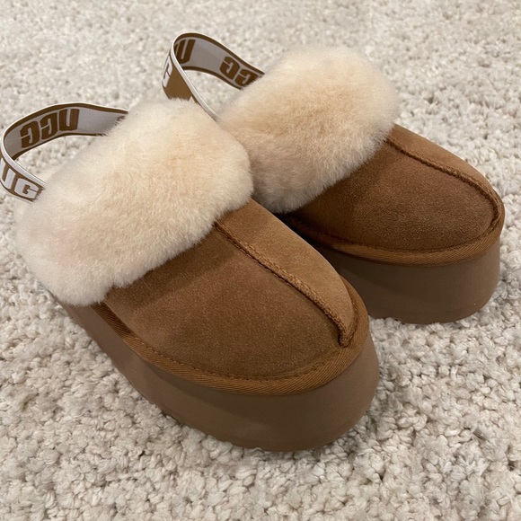 Nib Ugg Funkette Platform Clog Slipper 